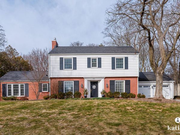 2437 Elmwood Drive SE, East Grand Rapids, MI 49506