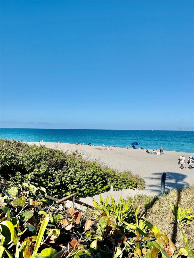 915 Bay Colony Drive S, Unit S, Juno Beach, FL 33408 Photo