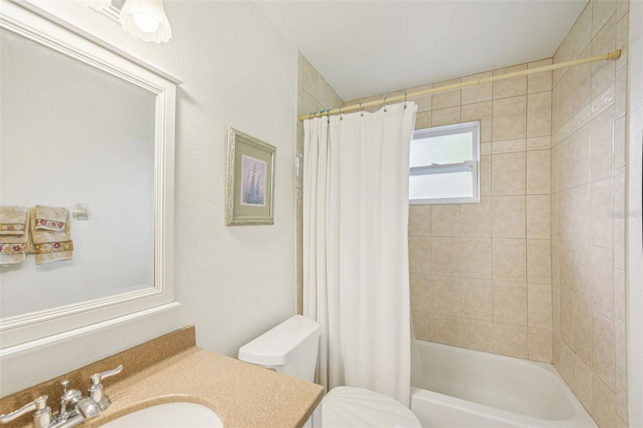 2908 Avenue C , Holmes Beach, FL 34217 Photo