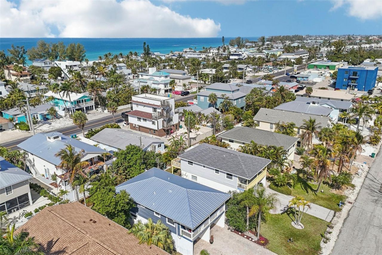 2908 Avenue C , Holmes Beach, FL 34217 Photo