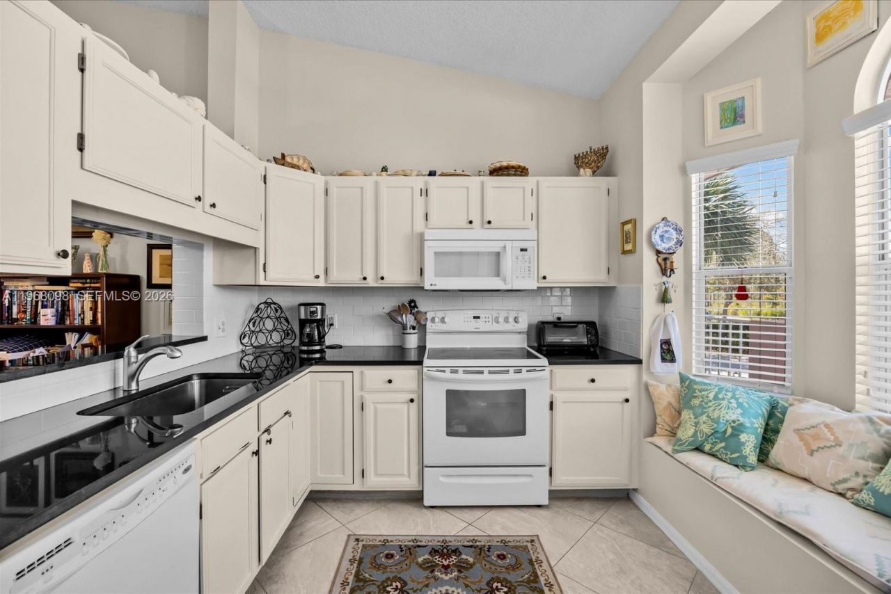 18081 SE Country Club Dr, Unit 37-367, Jupiter, FL 33469 Photo