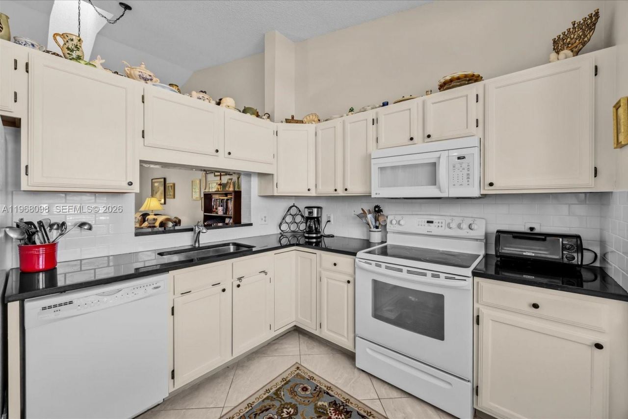 18081 SE Country Club Dr, Unit 37-367, Jupiter, FL 33469 Photo