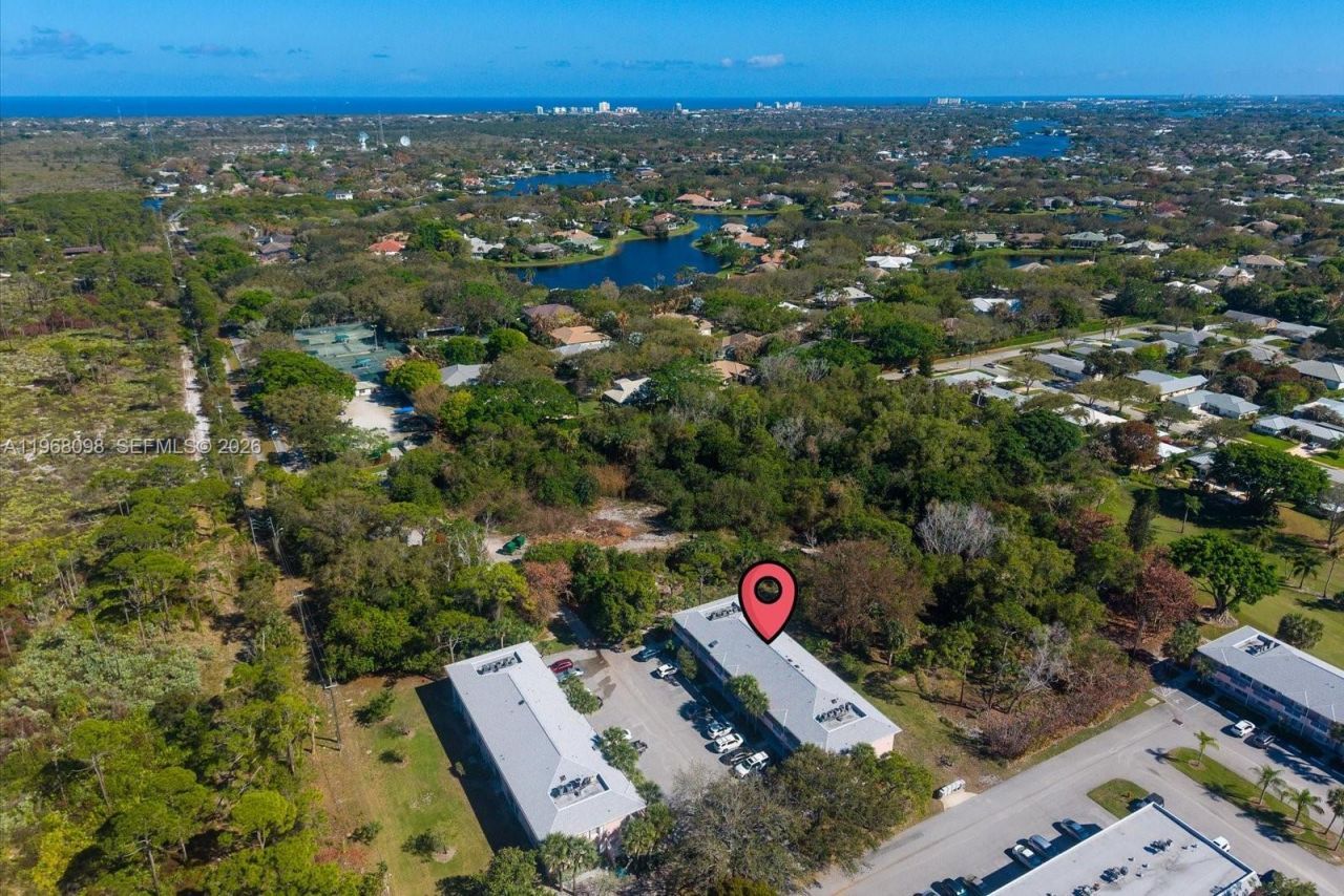 18081 SE Country Club Dr, Unit 37-367, Jupiter, FL 33469 Photo