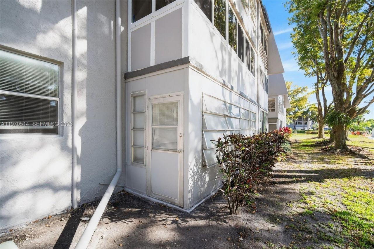 9091 Lime Bay Blvd, Unit 107, Tamarac, FL 33321 Photo