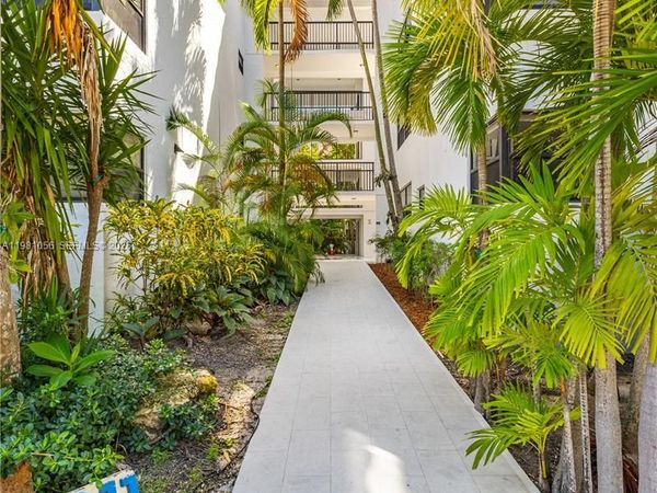 101 Ocean Lane Dr, Unit 1013, Key Biscayne, FL 33149