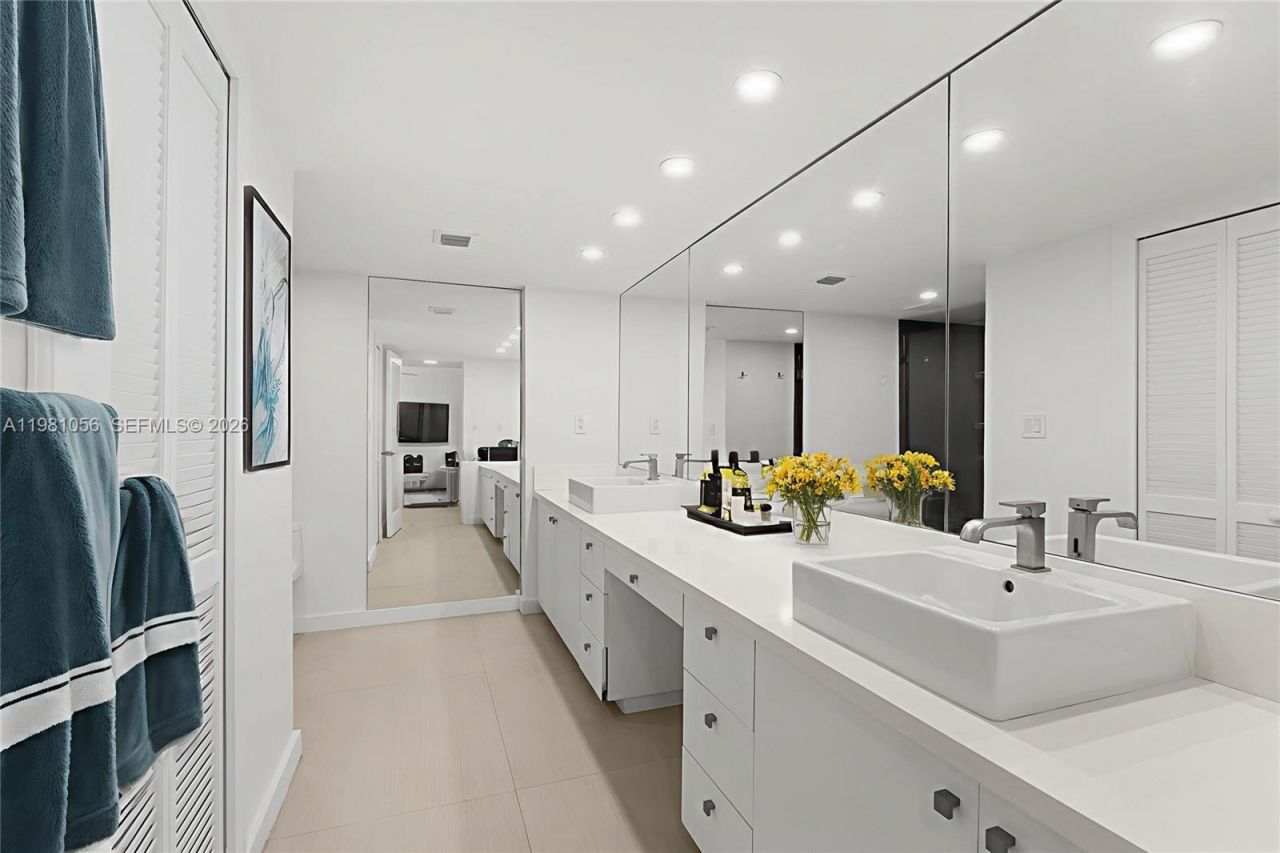 101 Ocean Lane Dr, Unit 1013, Key Biscayne, FL 33149 Photo