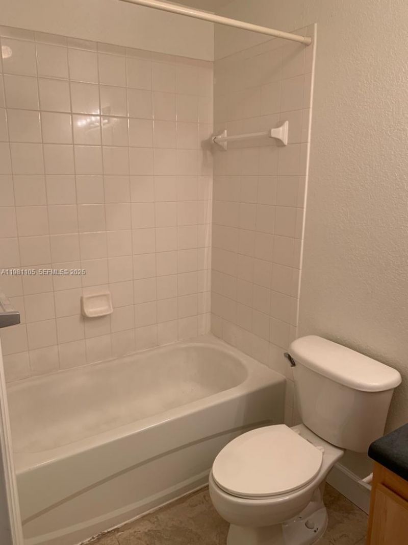 2032 NE 167th St , Unit 3-136, North Miami Beach, FL 33162 Photo