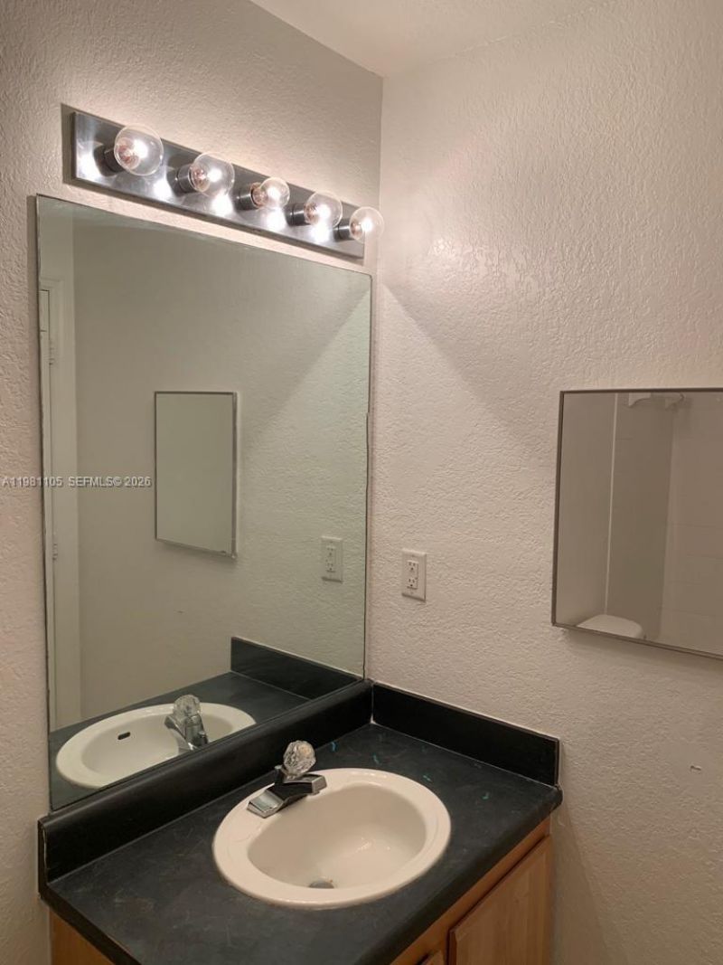 2032 NE 167th St , Unit 3-136, North Miami Beach, FL 33162 Photo