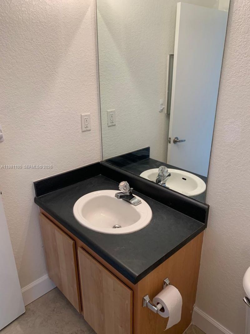 2032 NE 167th St , Unit 3-136, North Miami Beach, FL 33162 Photo