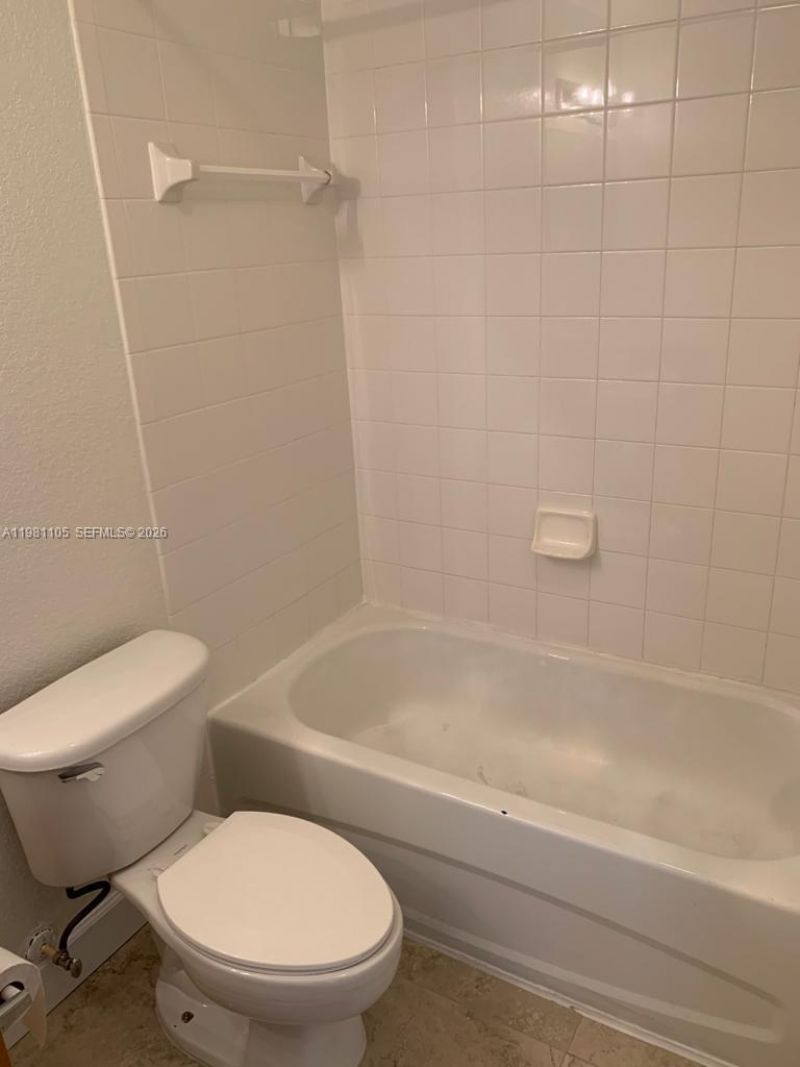 2032 NE 167th St , Unit 3-136, North Miami Beach, FL 33162 Photo