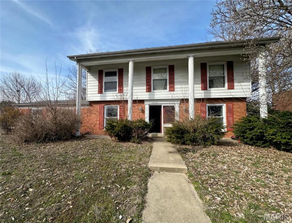 1319 Springfield Drive, Belleville, IL 62221 Main Photo