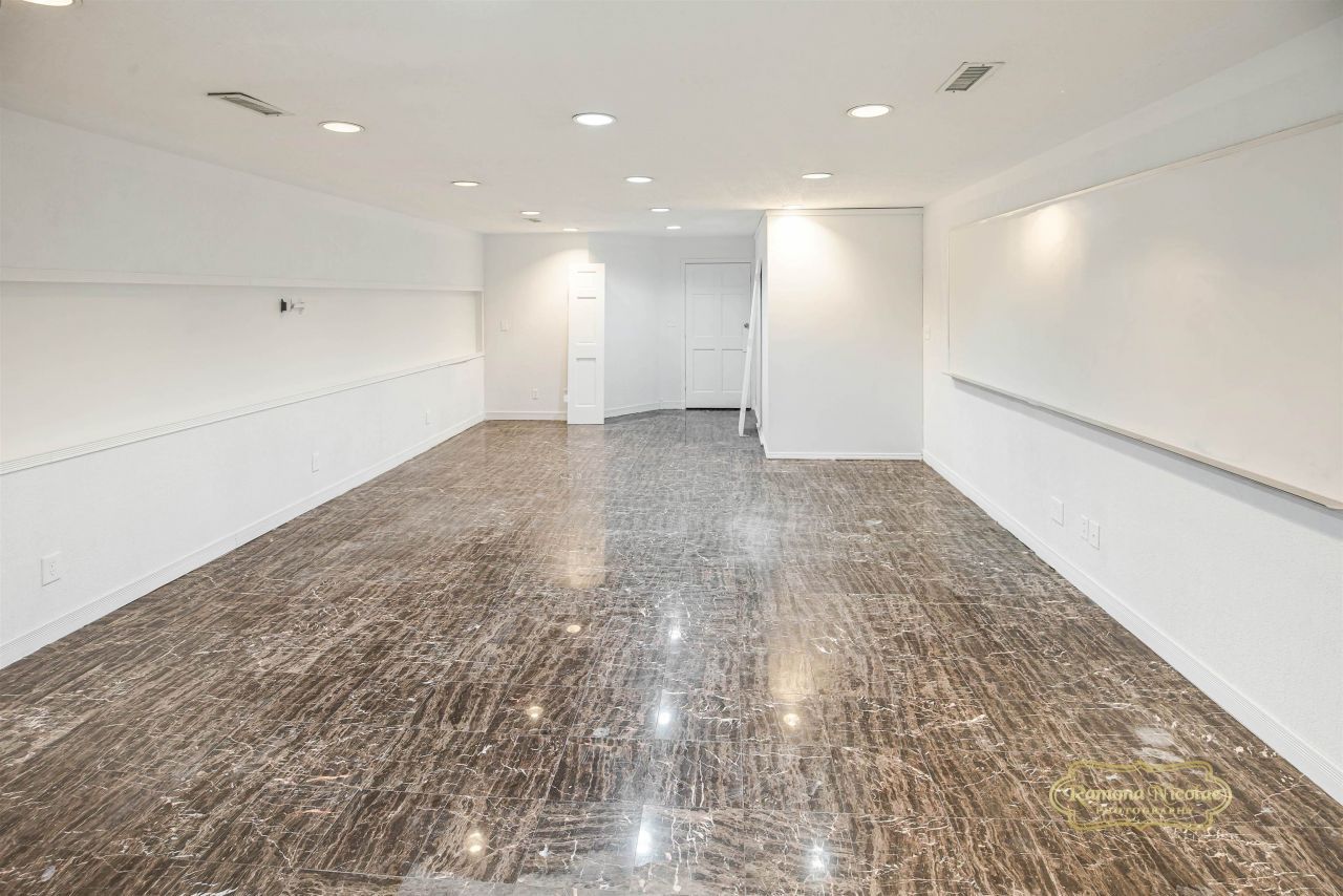 981 Fox Hollow Dr. Photo 11