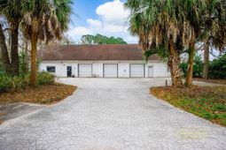 981 Fox Hollow Dr. photo 4