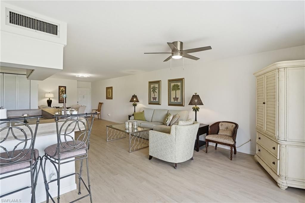 5585 Trailwinds Dr, Unit 314, Fort Myers, FL 33907 Photo