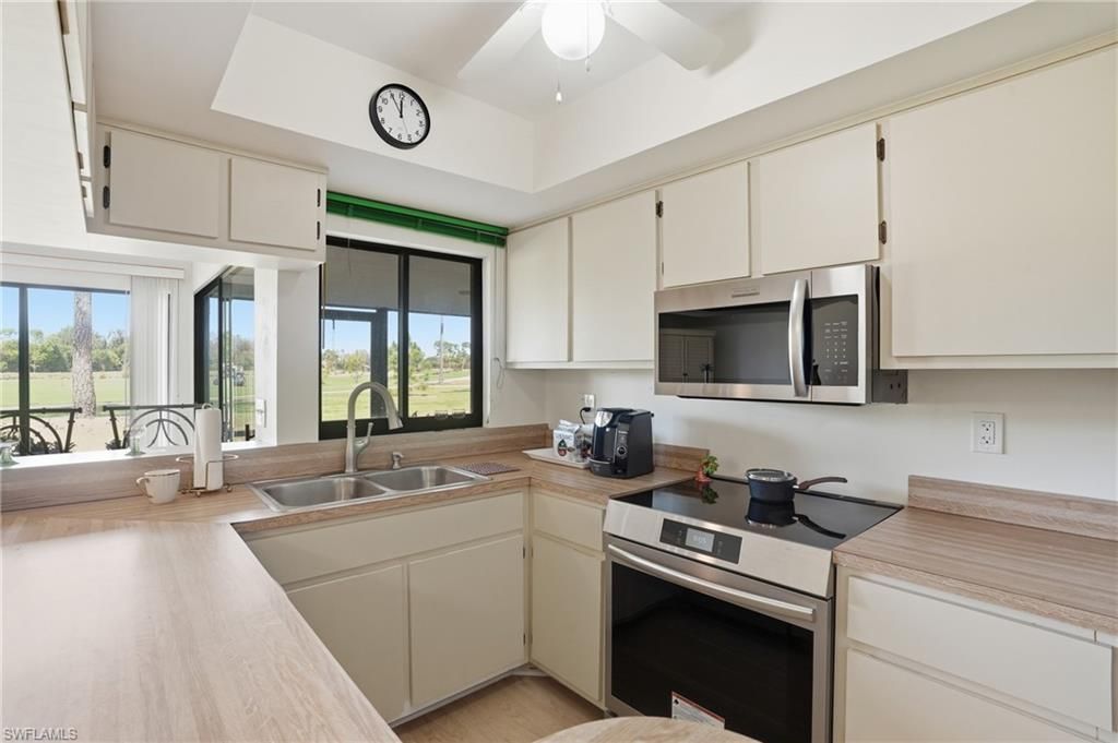 5585 Trailwinds Dr, Unit 314, Fort Myers, FL 33907 Photo