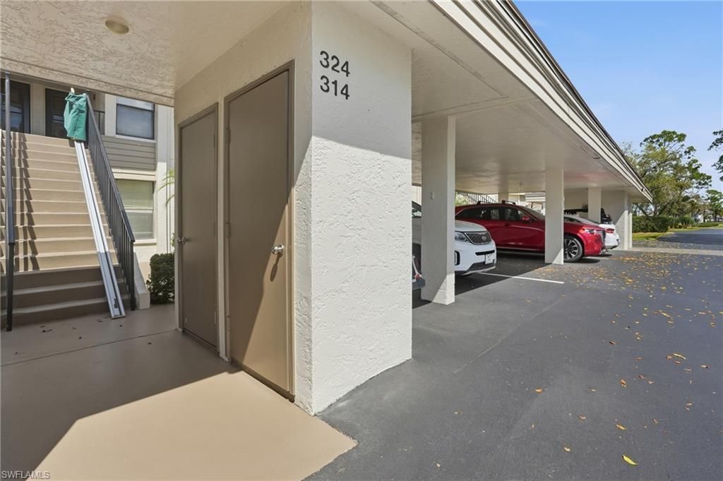 5585 Trailwinds Dr, Unit 314, Fort Myers, FL 33907 Photo