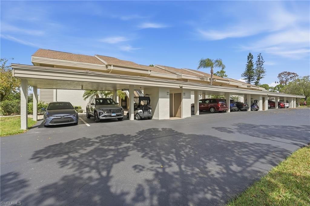 5585 Trailwinds Dr, Unit 314, Fort Myers, FL 33907 Photo