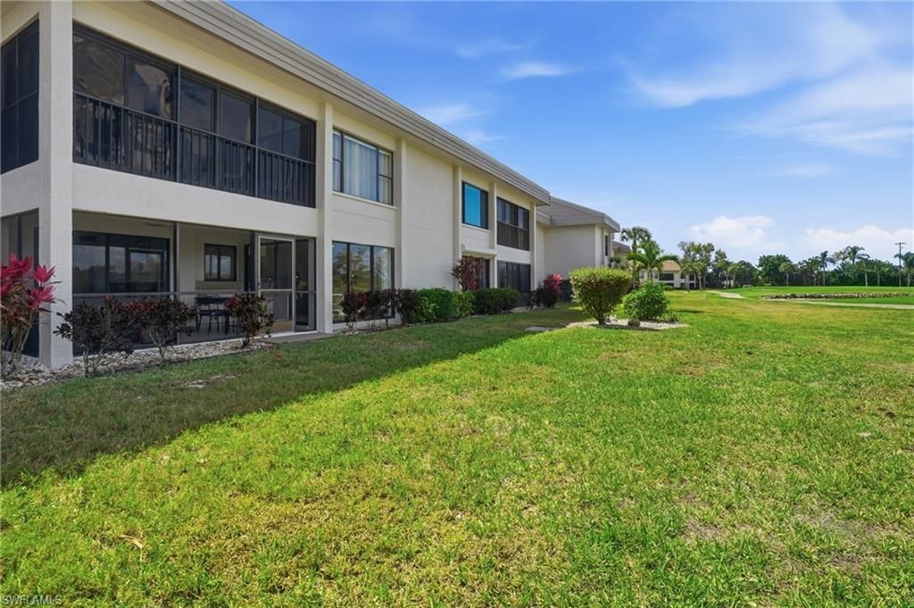 5585 Trailwinds Dr, Unit 314, Fort Myers, FL 33907 Photo