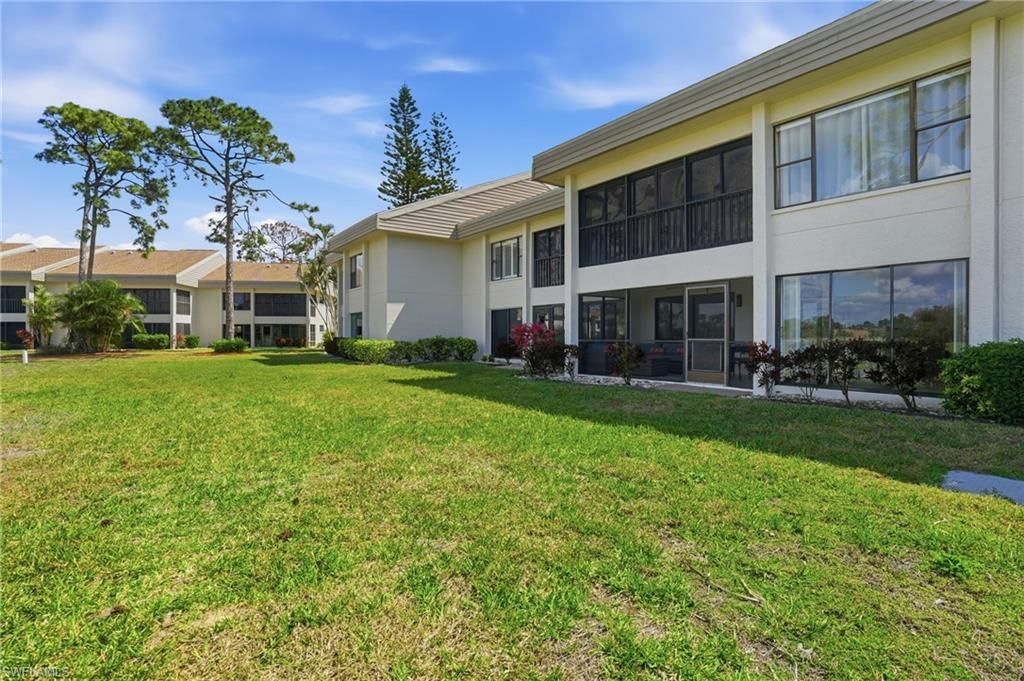 5585 Trailwinds Dr, Unit 314, Fort Myers, FL 33907 Photo