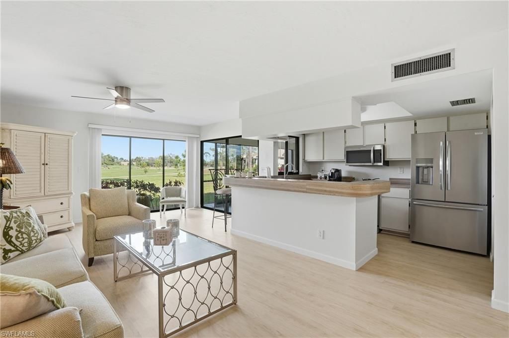5585 Trailwinds Dr, Unit 314, Fort Myers, FL 33907 Photo