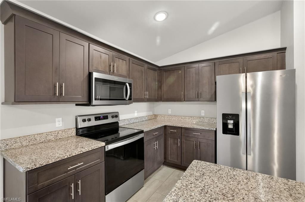 6023 Thrush Ave, Fort Myers, FL 33905 Photo