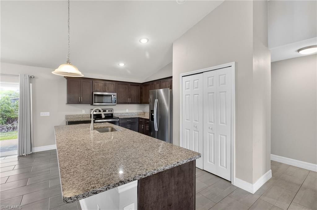 6023 Thrush Ave, Fort Myers, FL 33905 Photo