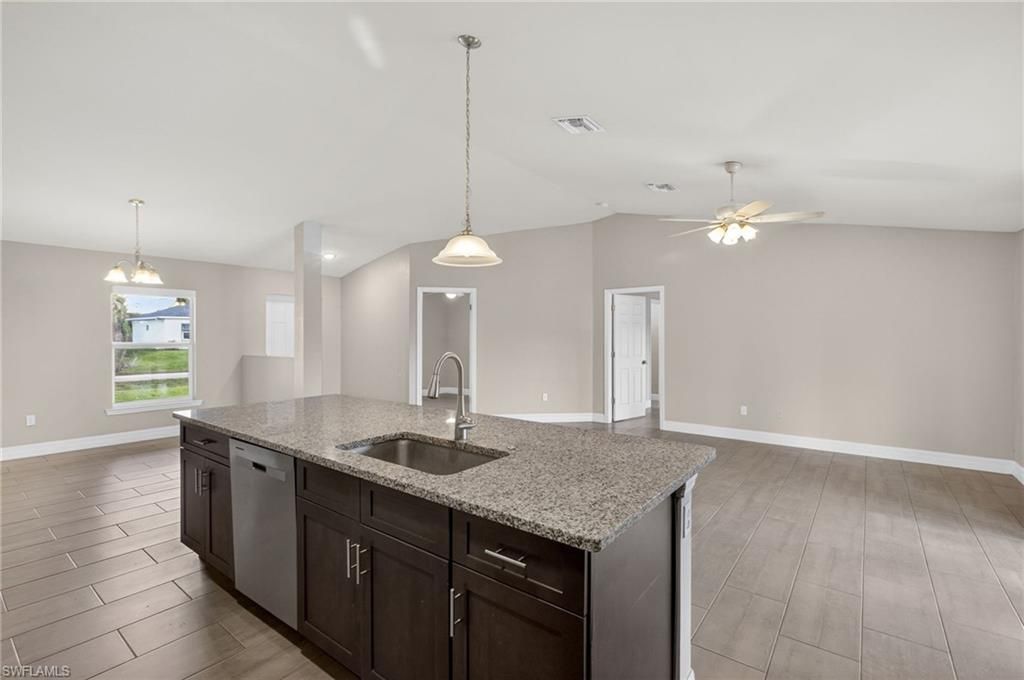 6023 Thrush Ave, Fort Myers, FL 33905 Photo