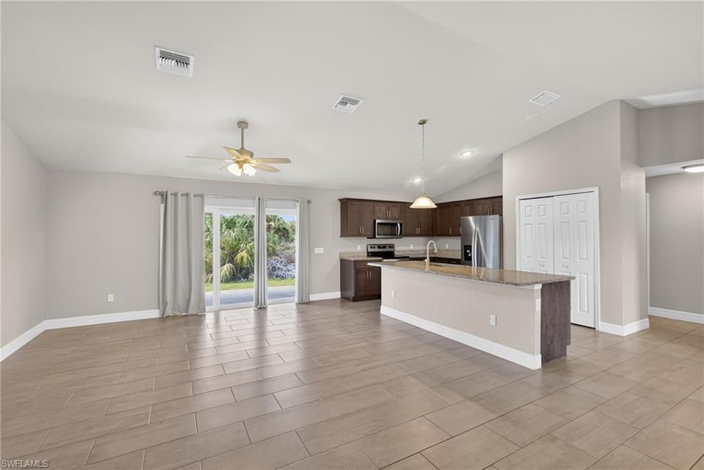 6023 Thrush Ave, Fort Myers, FL 33905 Photo