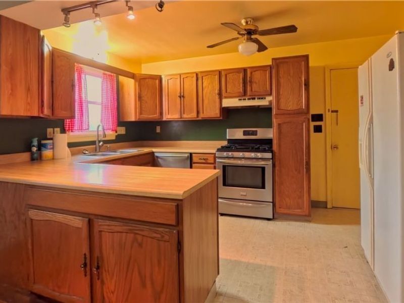 1212 Maine Boulevard, East Liverpool, OH 43920 Photo 21