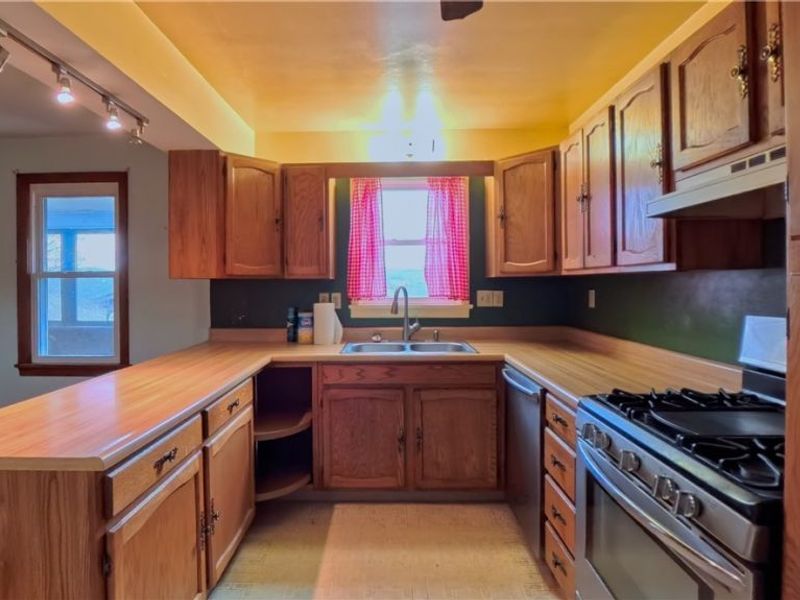 1212 Maine Boulevard, East Liverpool, OH 43920 Photo 22