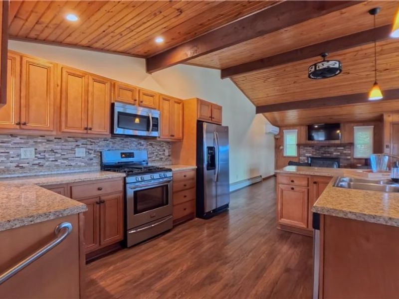 1212 Maine Boulevard, East Liverpool, OH 43920 Photo 4