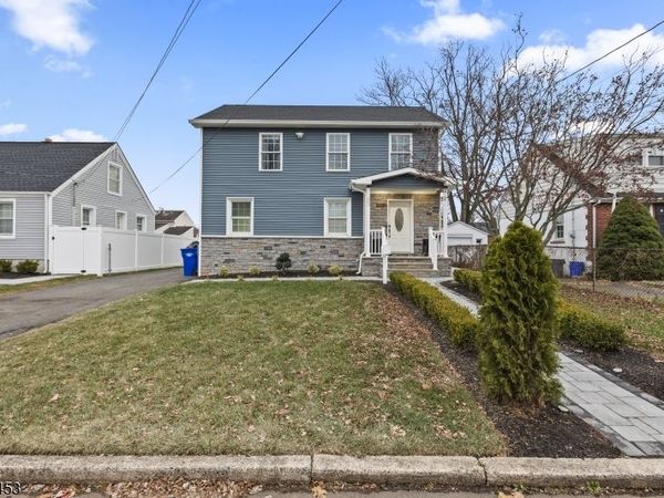 33 Mcauliffe Dr, North Brunswick, NJ 08902