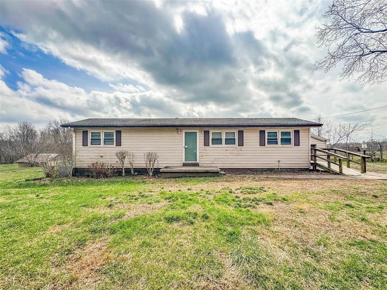 156 E Harmons Ferry Road, Utica, KY 42376 Main Photo