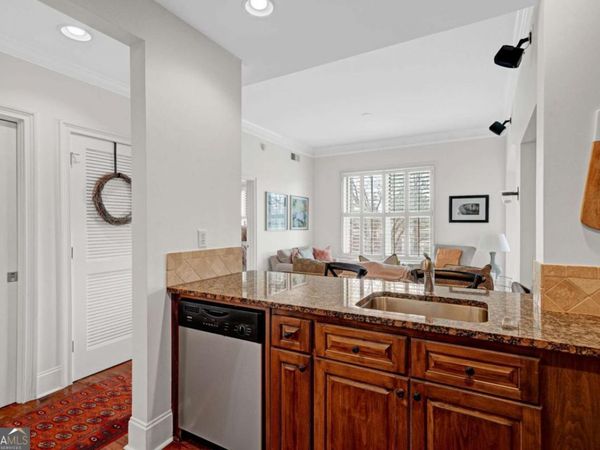 2255 Peachtree Road, Unit 520, Atlanta, GA 30319