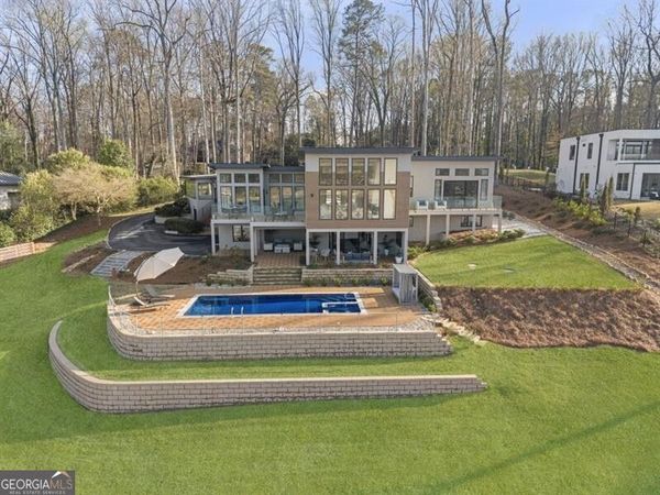 2746 Emerald Drive, Jonesboro, GA 30236