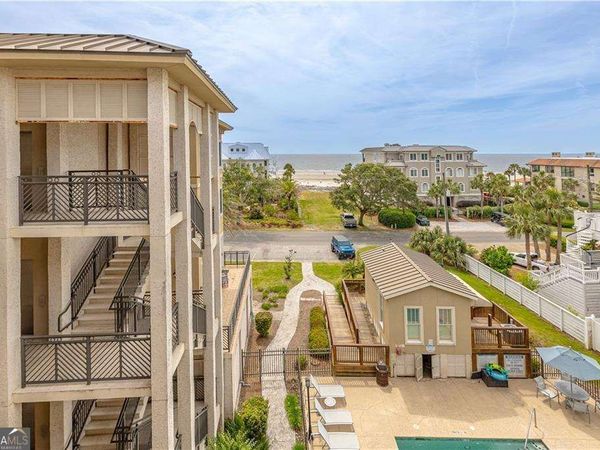 1015 Beachview Drive, Unit 306, St. Simons, GA 31522