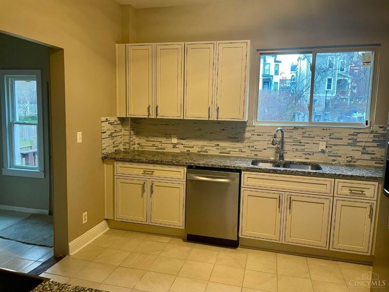 2617 Hackberry Street, Cincinnati, OH 45206 Photo 8