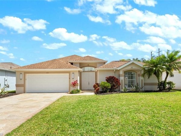 1435 Vintage LN, NAPLES, FL 34104