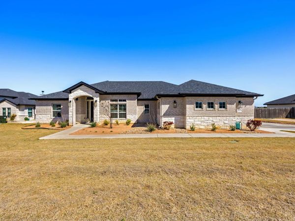 1110 Northcross DR , Salado, TX 76571