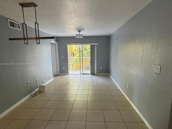 637 SW 3rd St , Unit 308, Miami, FL 33130