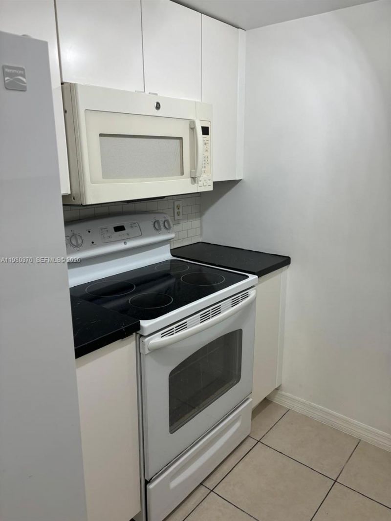 637 SW 3rd St , Unit 308, Miami, FL 33130 Photo