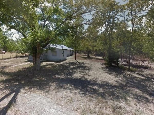621 SW 4th Street , Hubbard, TX 76648