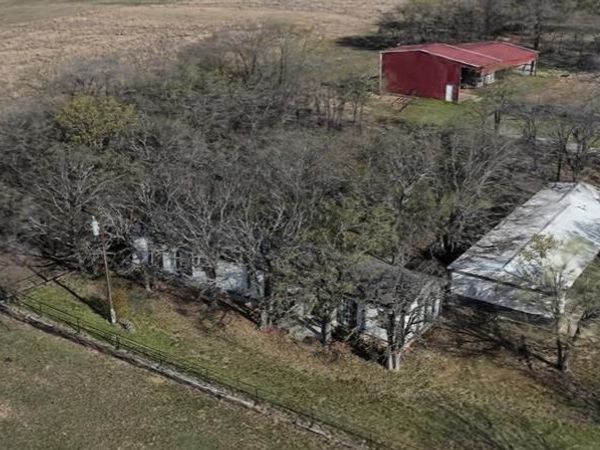 986 County Road 1785, Sunset, TX 76270