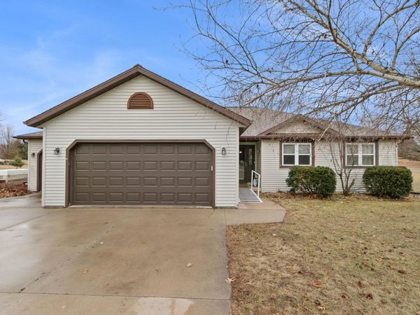 W7959 Jonathan Drive, Pardeeville, WI 53954