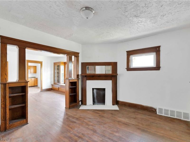 851 Paxton Road, Cleveland, OH 44108 Photo 3