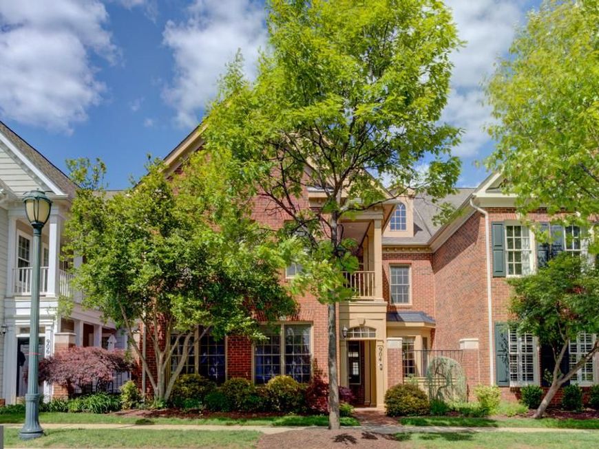 904 Oak Knoll Terrace, Rockville, MD 20850 Main Photo