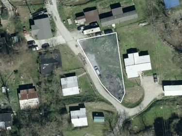 49 Slone Street, Garrett, KY 41630