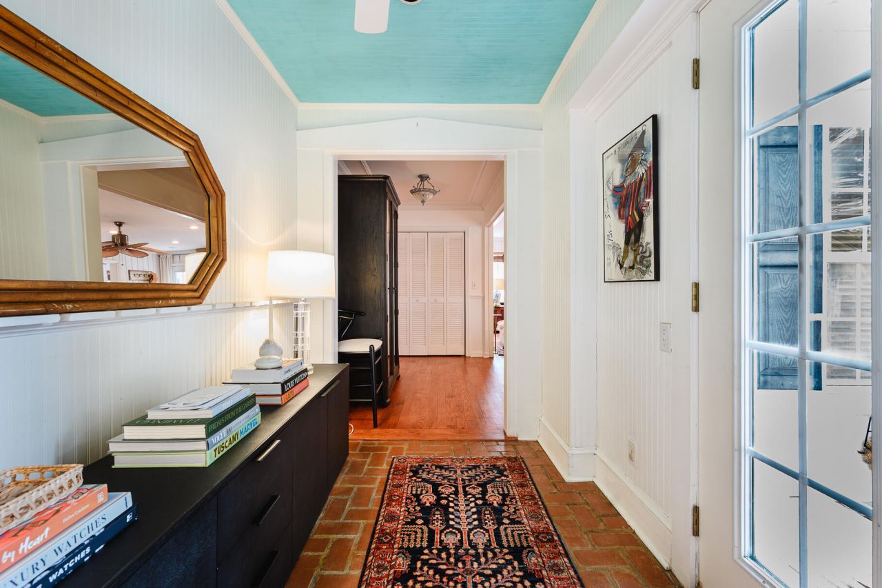 1160 Parkway Drive Photo 5