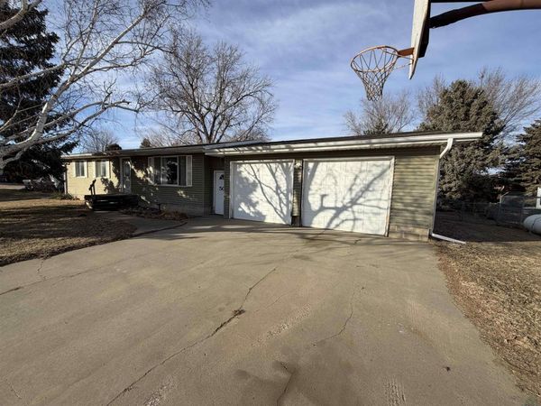 503 W Dakota St, Jefferson, SD 57038