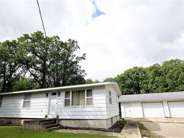 809 11th Avenue SE, Roseau, MN 56751